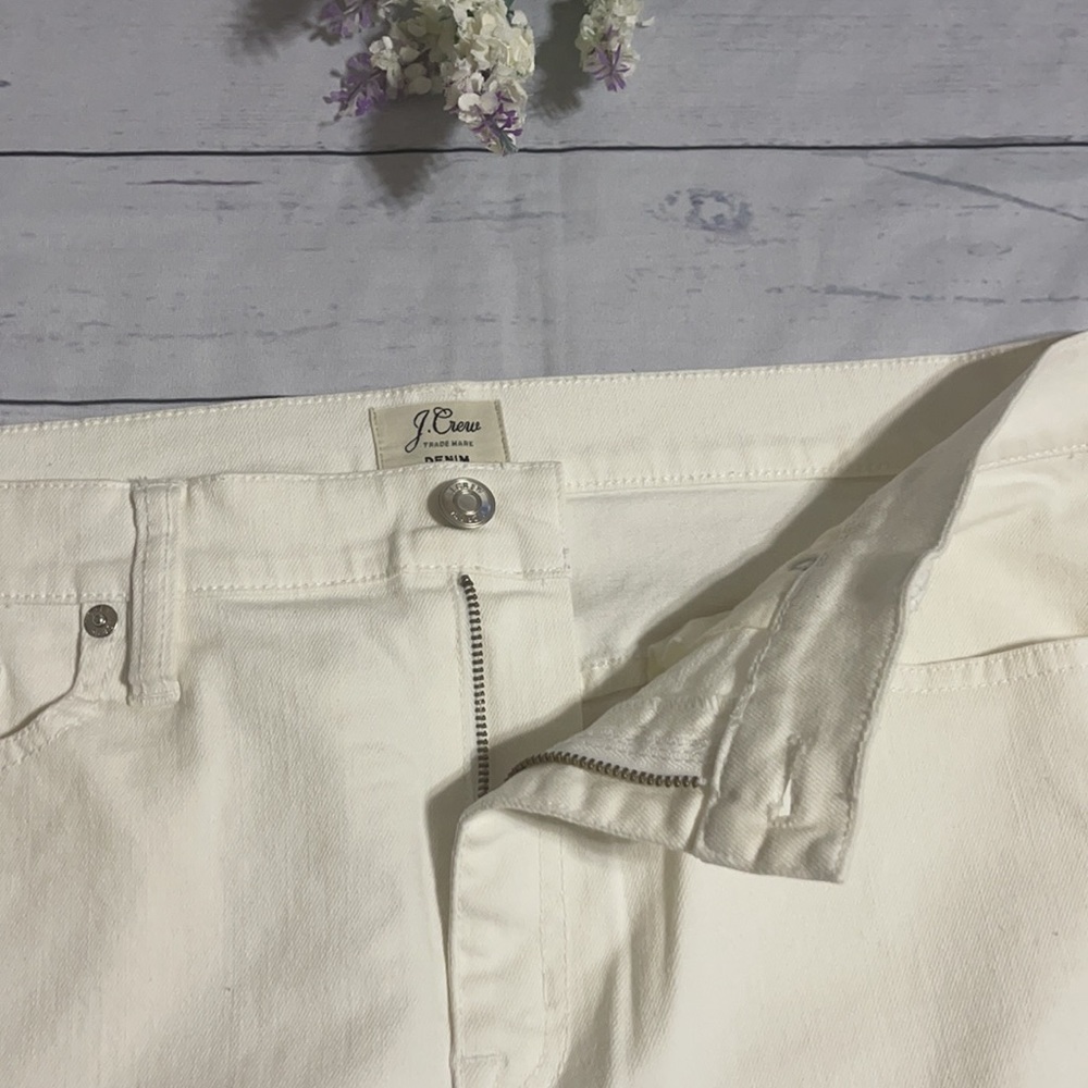 J Crew White Denim Skirt with Raw Hem size 32 - Picture 7 of 9